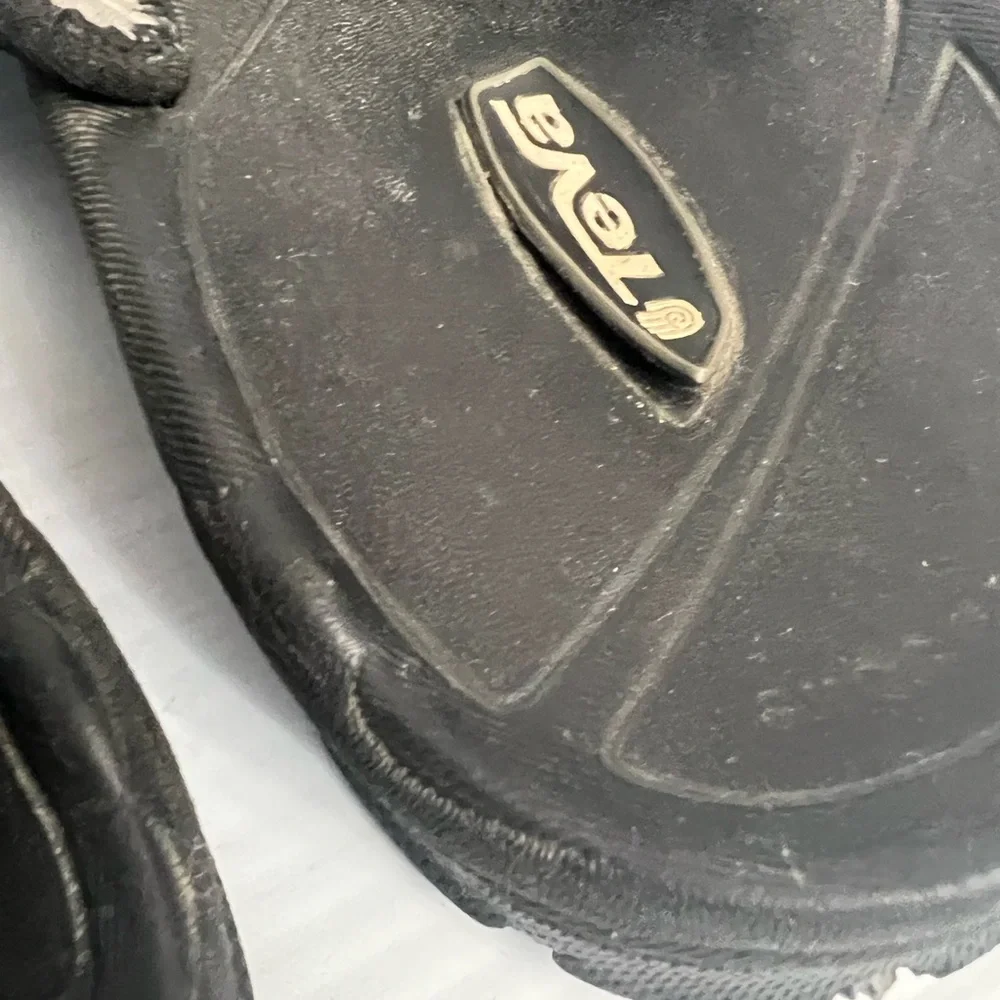 Teva Men’s Thong Hiking Sandals men’s size 11 black